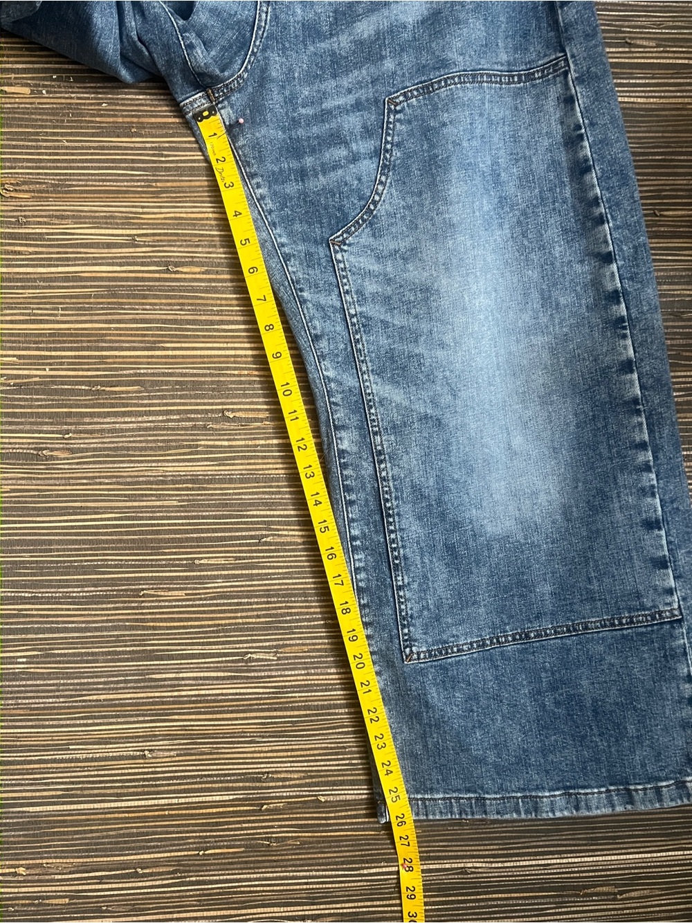 🔥RARE🔥Pilcro Myra Tapered Barrel Jeans Ankle Med Blue Wash 32T Viral - Picture 14 of 17